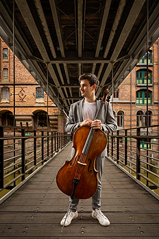 bildArtist photo of Heupel, Michael - Cello
