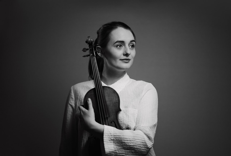 bildArtist photo of Kramb, Anne Luisa - Violine