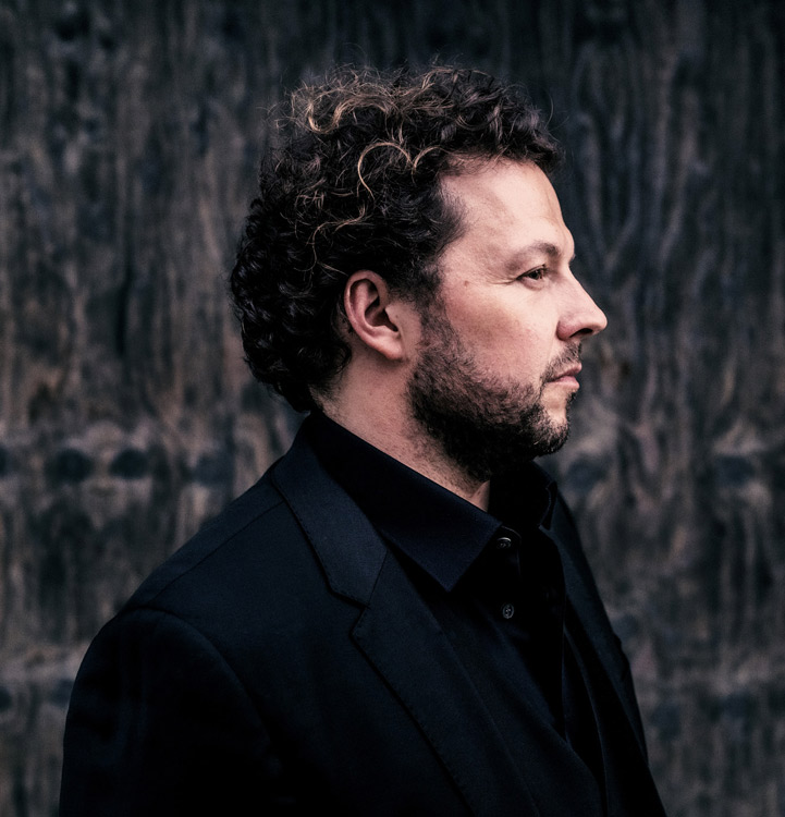 bildArtist photo of Götz, Florian - Bariton