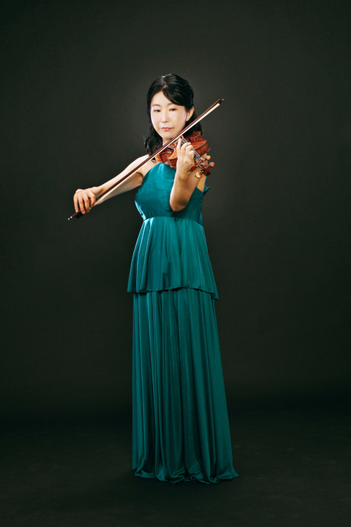 bildArtist photo of Uemura, Riyo - Violine