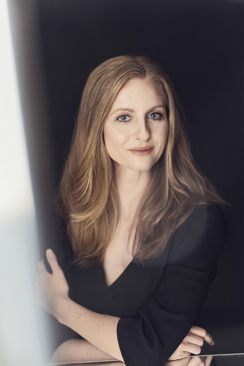 bildArtist photo of Petrich, Amelie - Sopran