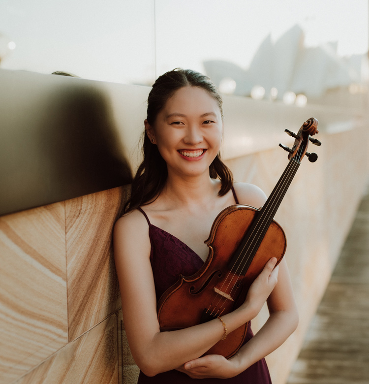 Artist photo of Victoria Wong - Violine