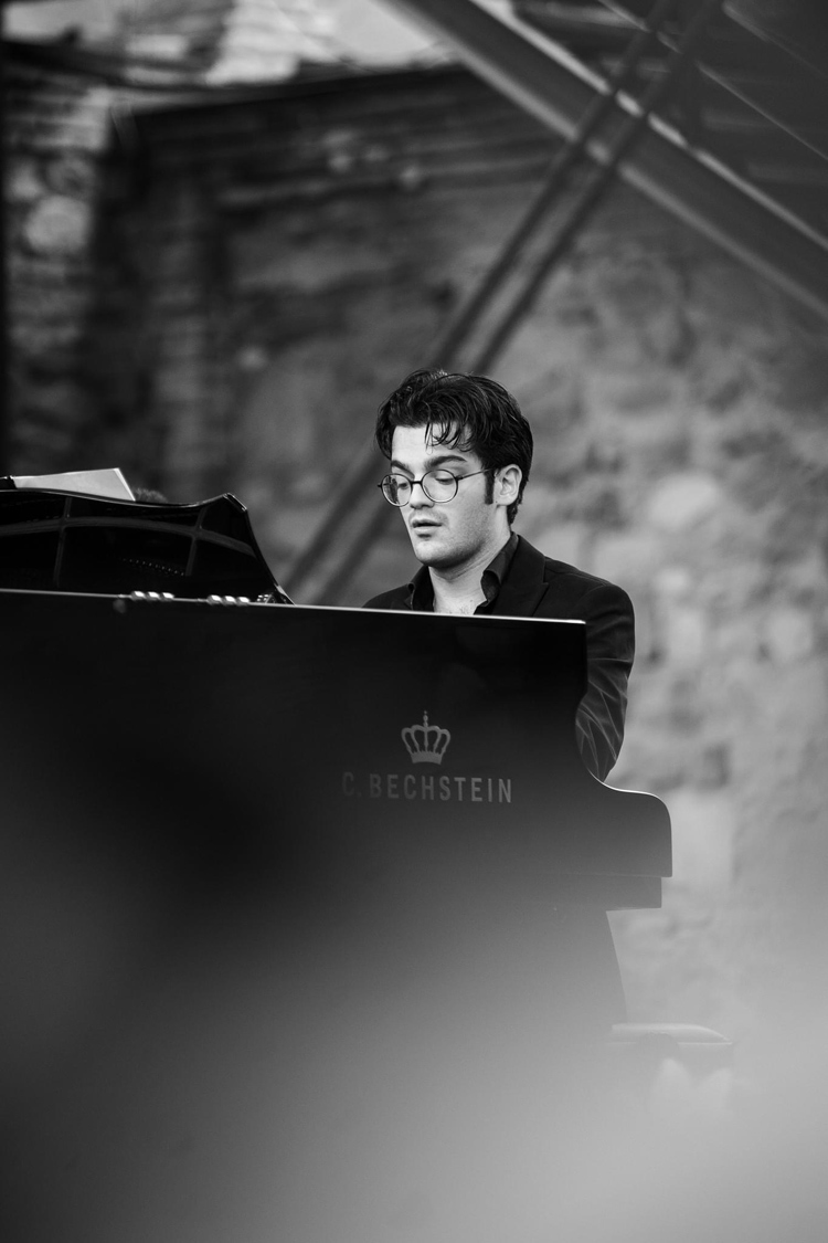 Artist photo of Sandro Nebieridze - Klavier