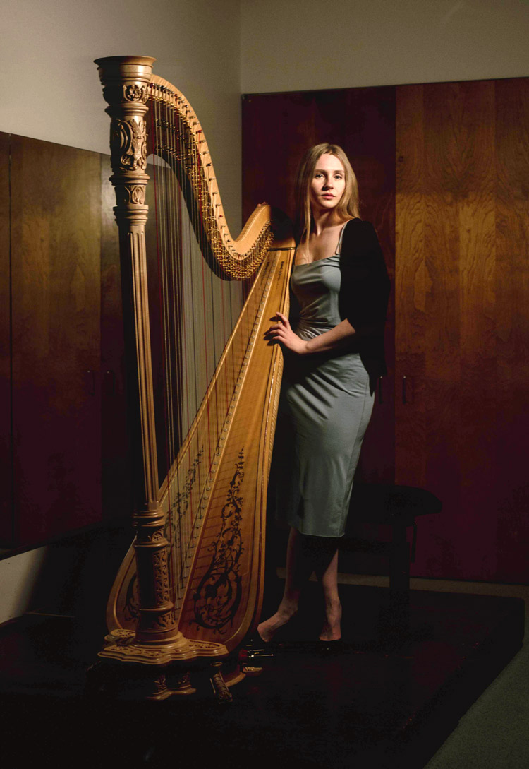 bildArtist photo of Gafner, Tjasha - Harfe