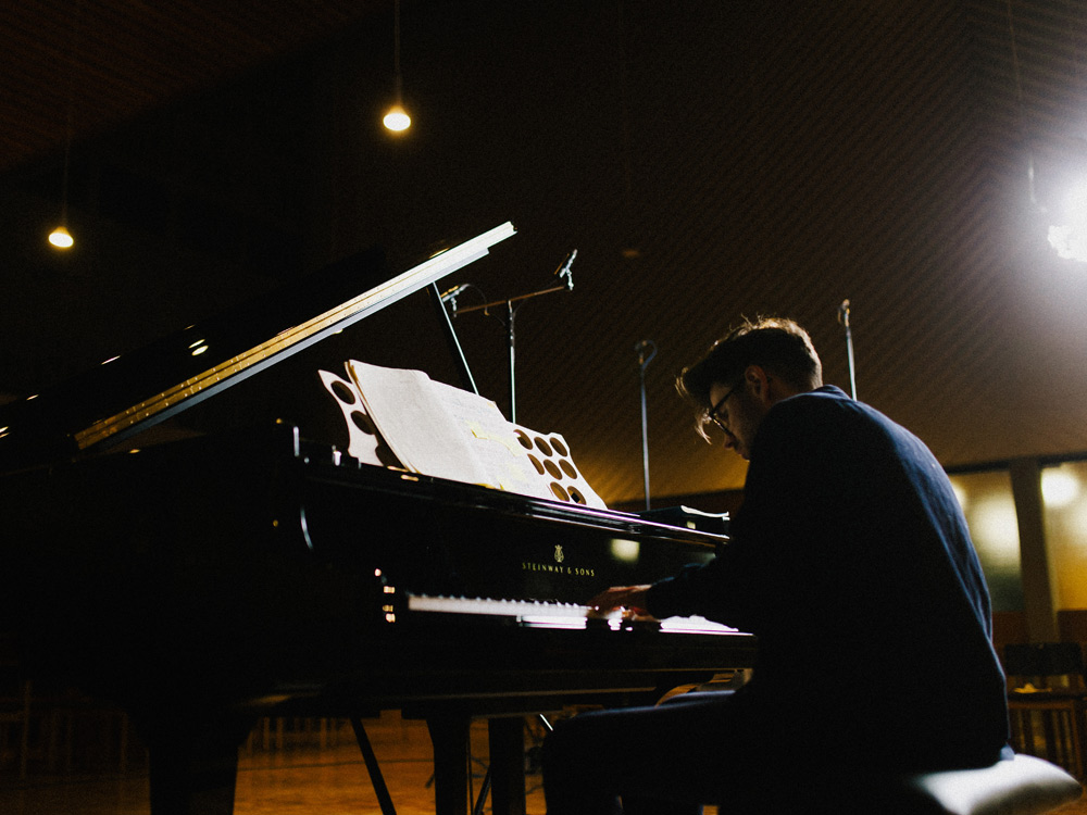 Miłosz Sroczyński geht ab 18. Februar 2026 mit seinen Goldberg Variationen auf Album-Release-Tour