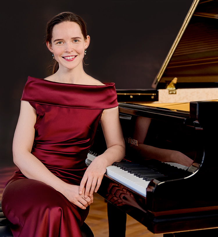 Sophia Weidemann spielt Werke von Brahms auf dem neuen Konzertflügel von AUGUST FÖRSTER ein