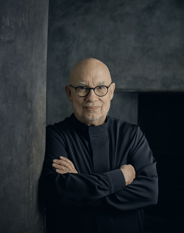 Bruckner-Zyklus mit Dennis Russell Davies und dem MDR-Sinfonieorchester erscheint weltweit